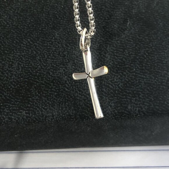 DAVID YURMAN 2MM Cross Necklace in Silver and 18K Gold Adjustable - Picture 4 of 7